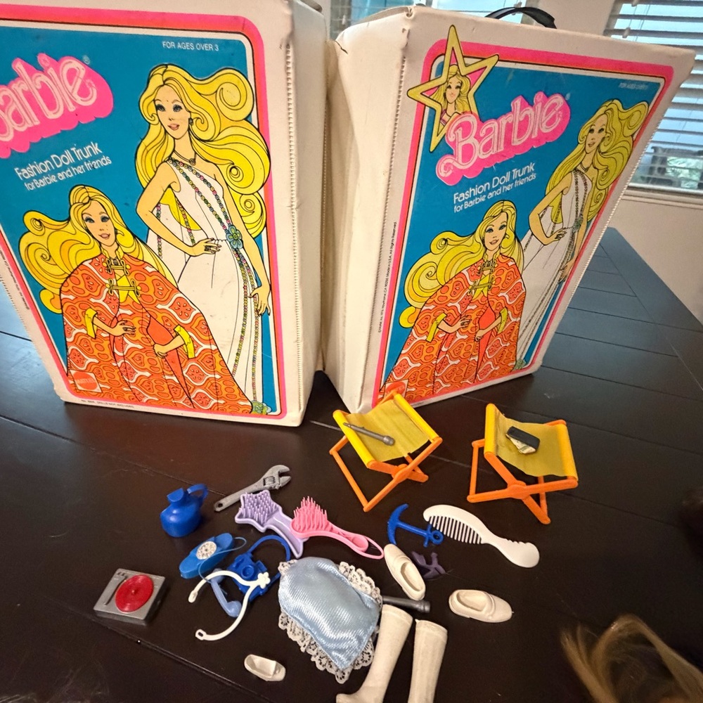 Barbie Fashion Doll Trunk with Accessories - and dolls.